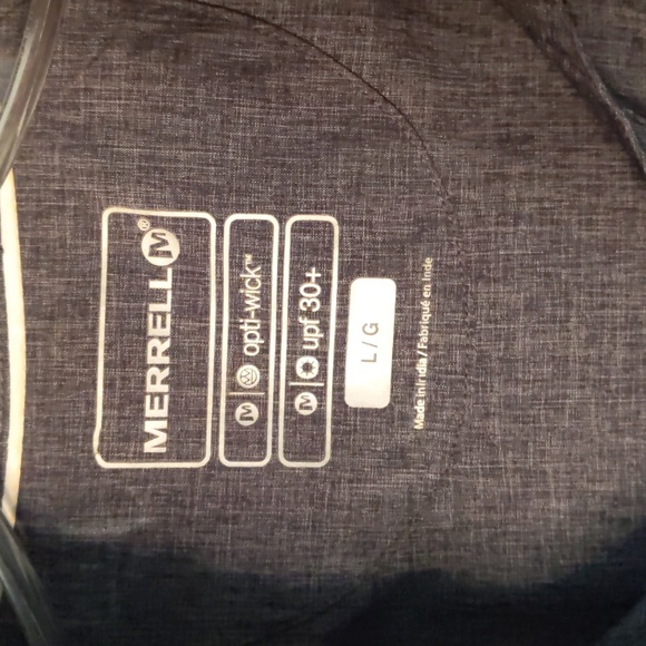 Merrell* ladies hiking shirt upf 30+, button front, cap sleeve button detailing - Picture 4 of 9